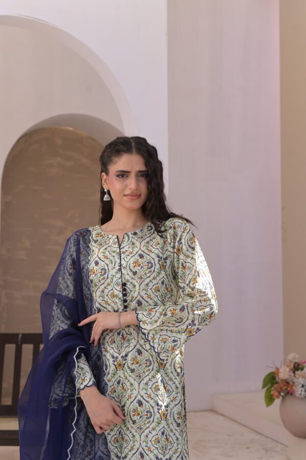 THE ASMIRA SET.