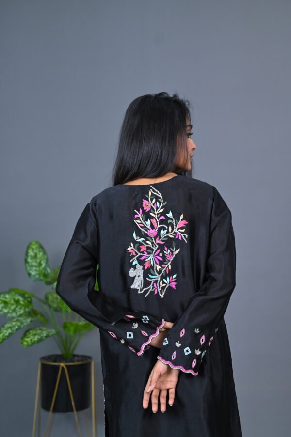 Black Color - Image 4